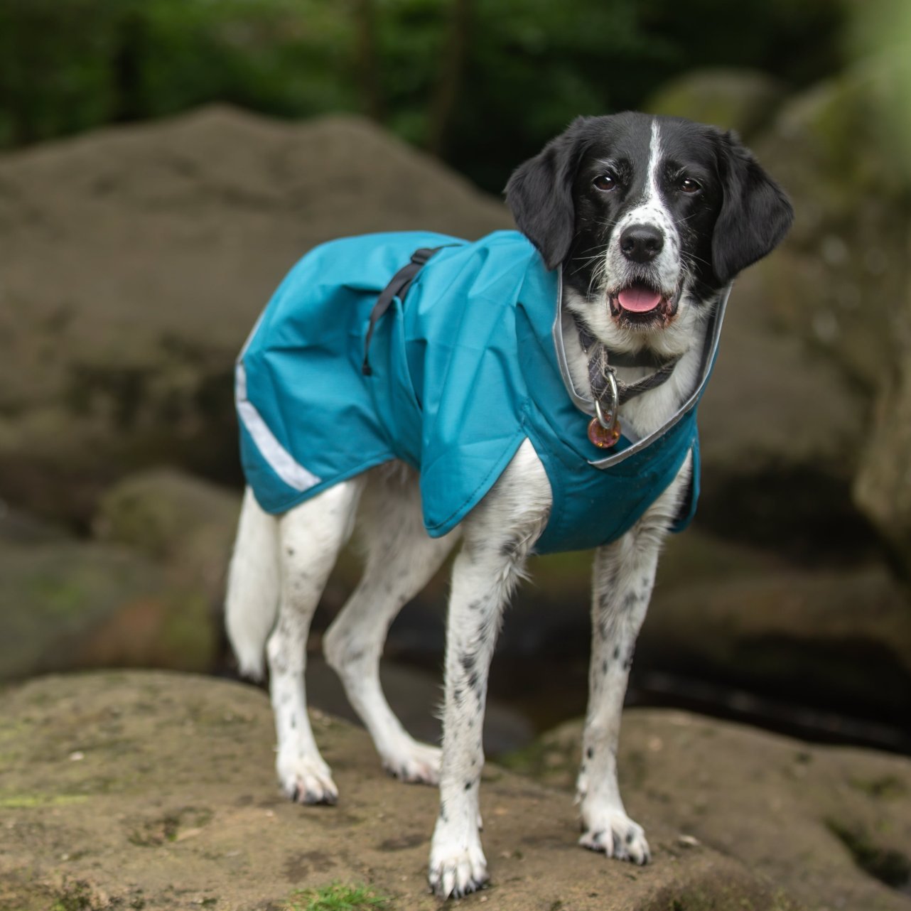 SadePomppa is a durable and lightweight raincoat for year-round use.