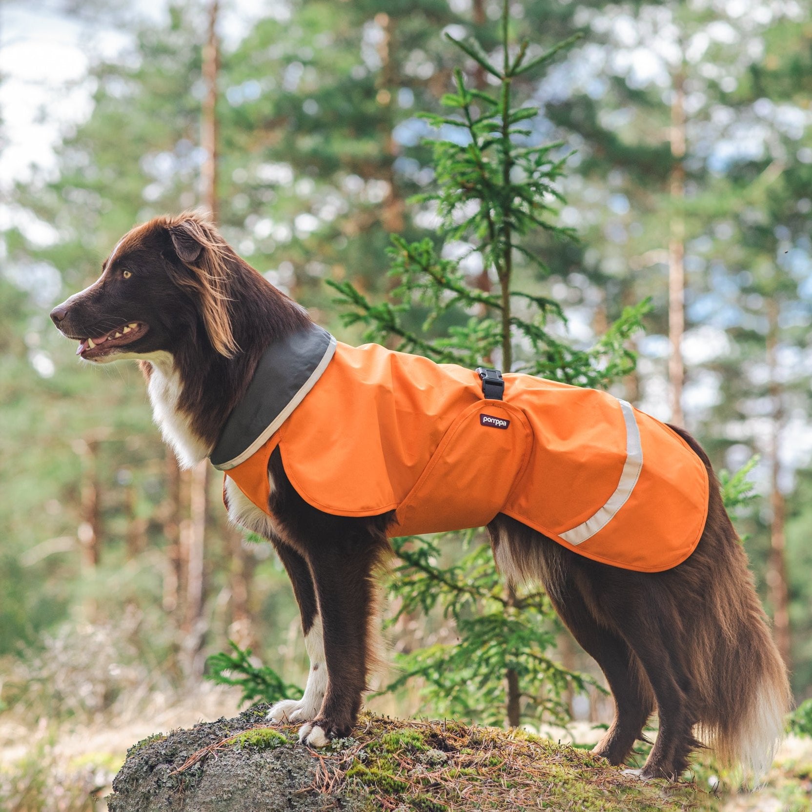 SadePomppa is a durable and lightweight raincoat for year-round use. 